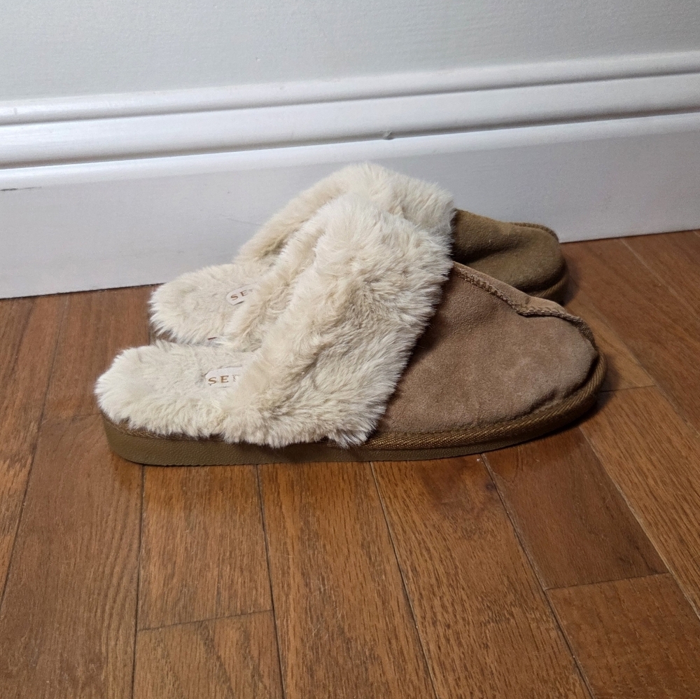 Cozy Tan and Cream Fur-Lined Slippers